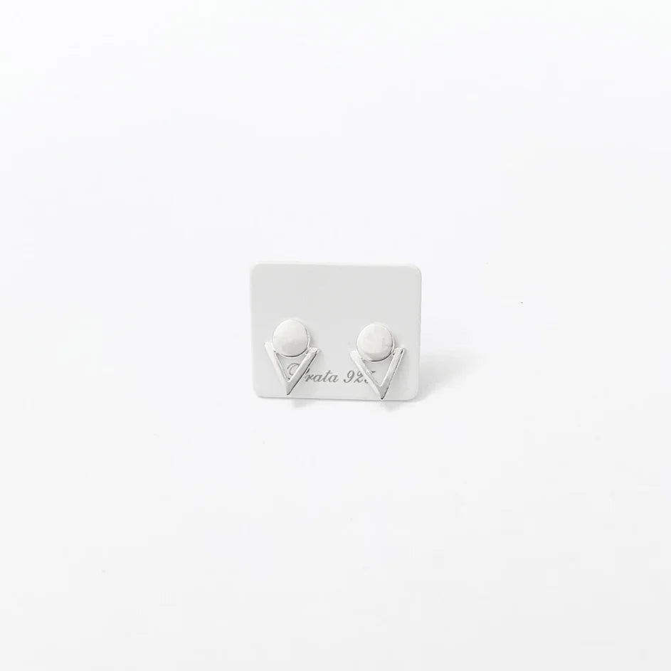 Brinco Geométrico Triângulo Vazado com Círculo