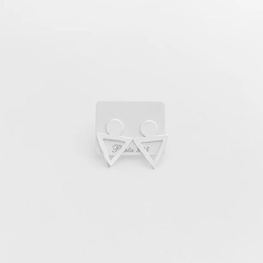 Brinco de Triângulo com Círculo Vazado