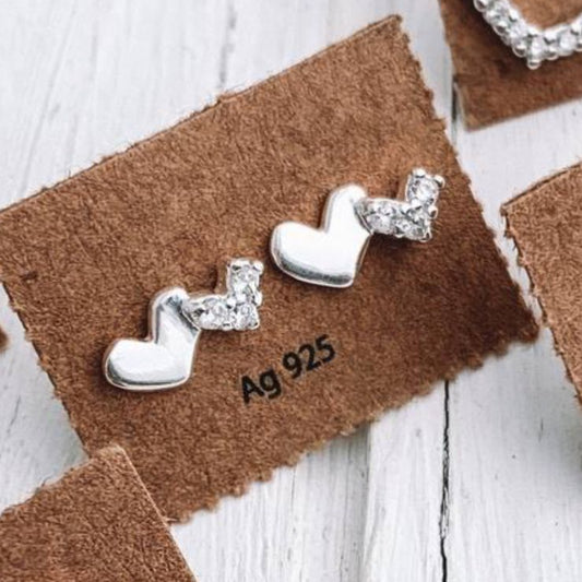 Brinco Corações com zircônia